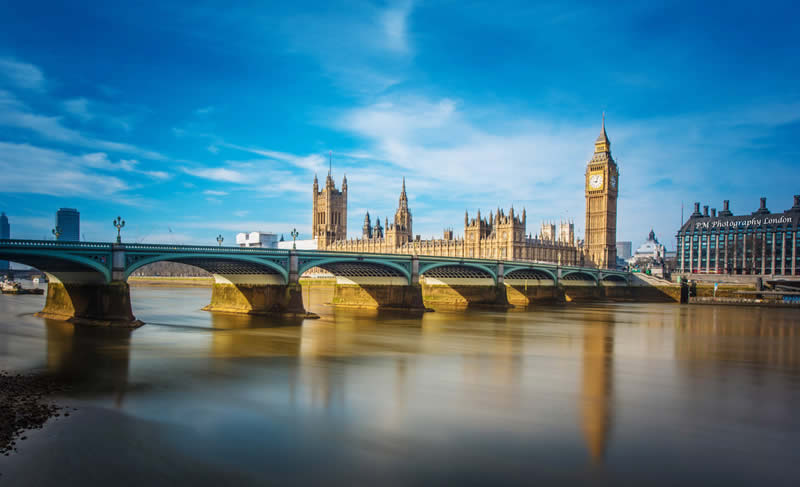 小孩在英國出生現(xiàn)要在國內(nèi)上學(xué)怎么做英國出生紙公證認(rèn)證？