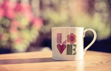 在香港出生但沒(méi)有身份證的小孩要在內(nèi)地讀書(shū)怎么辦理香港出生公證書(shū)？