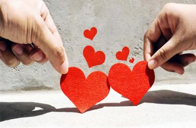 在香港辦理離婚的內(nèi)地人現(xiàn)要在內(nèi)地復(fù)婚如何做香港轉(zhuǎn)遞公證呢？