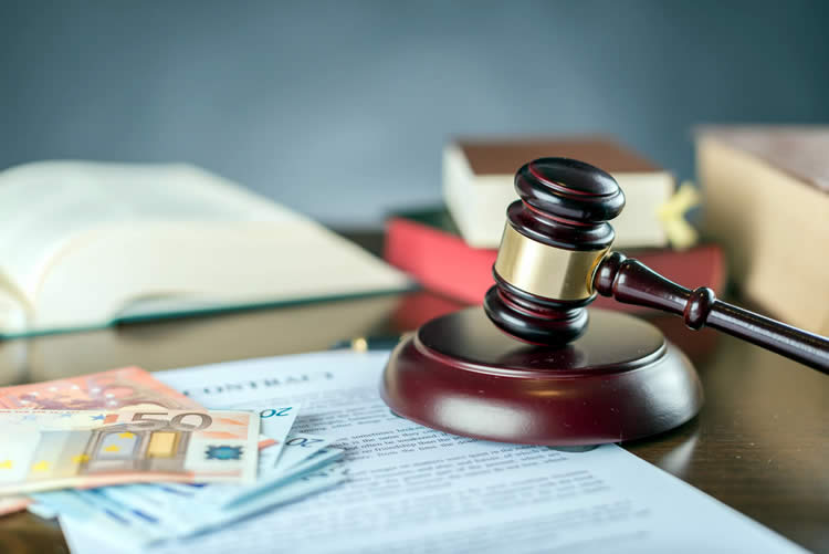 內(nèi)地出生的香港人要繼承父母在香港的遺產(chǎn)如何辦理中國(guó)出生公證及認(rèn)證呢？