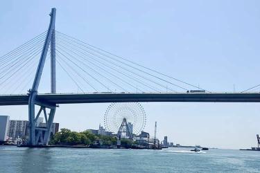 移民香港后要變更內(nèi)地房產(chǎn)信息怎么公證香港護照和中國內(nèi)地護照都是同一個人呢？