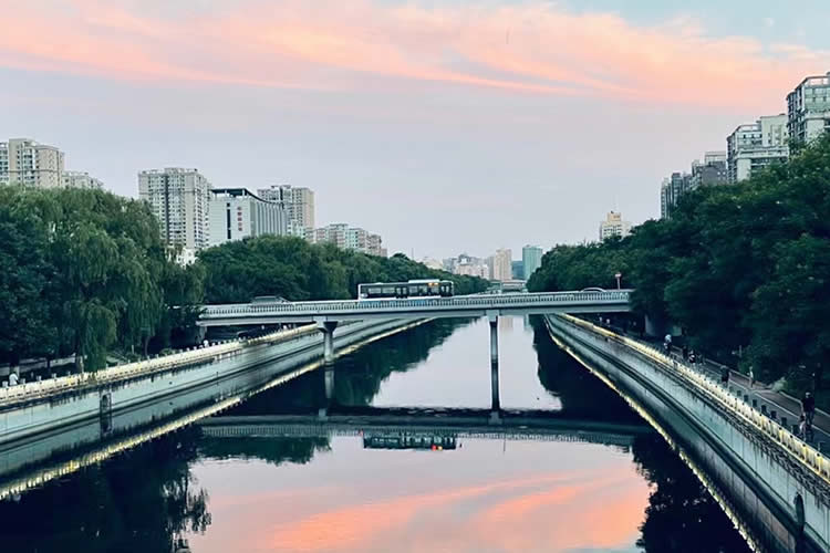 父母和小孩都是香港身份要如何辦理親屬關(guān)系公證書用于深圳上學(xué)之用呢？