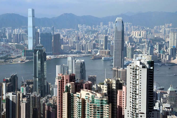 內(nèi)地人注銷戶籍移民香港后又改了名字要如何辦理公證都是同一個(gè)人呢？