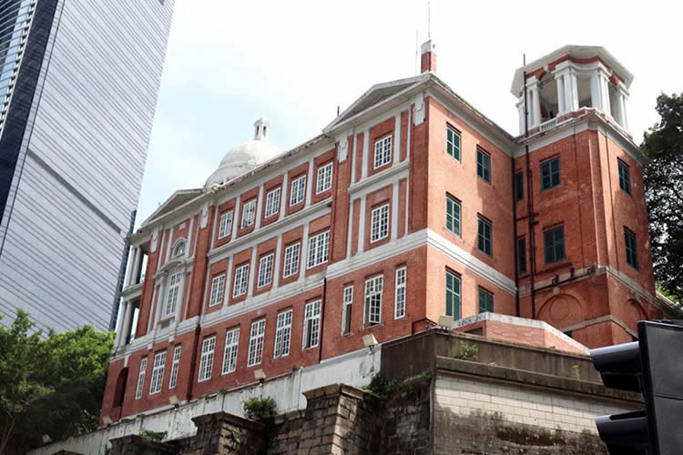 香港人要在英國(guó)結(jié)婚怎么辦理中國(guó)出生公證呢？