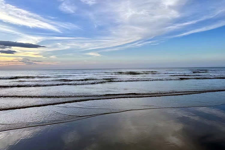 香港人和內(nèi)地人婚后在香港所生子女現(xiàn)要在深圳上學(xué)怎么辦理香港出生紙公證？