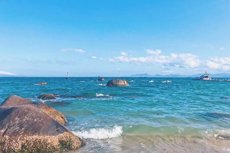 我們是在香港出生的，現(xiàn)要在內(nèi)地辦理股權(quán)轉(zhuǎn)讓手續(xù)怎么證明是親兄弟關系呢？