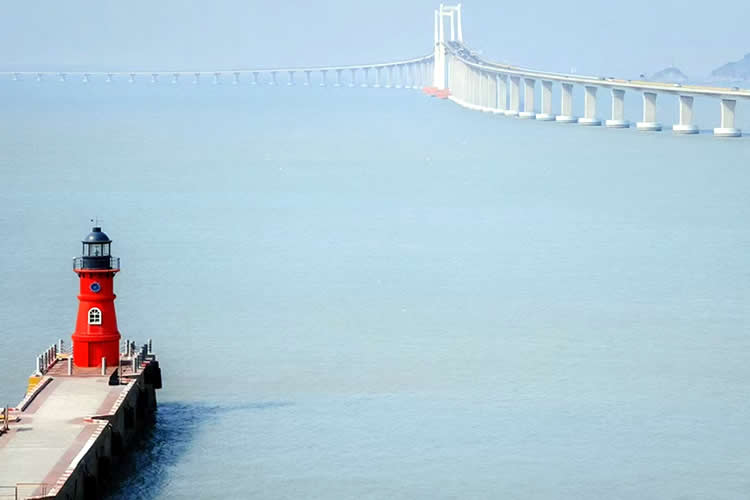 內(nèi)地人和香港人的中國(guó)結(jié)婚證怎么公證用于在香港預(yù)約孕婦床位呢？