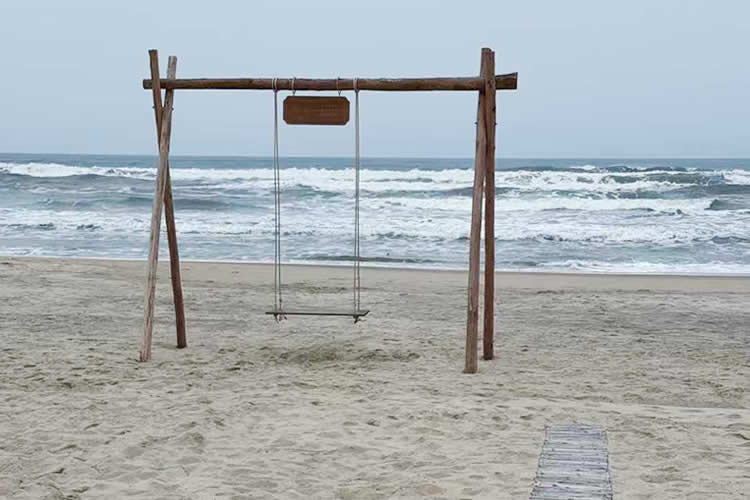 香港居民與內(nèi)地居民結(jié)婚，現(xiàn)要申請配偶來港定居團聚如何辦理申請配偶來港定居聲明書公證？