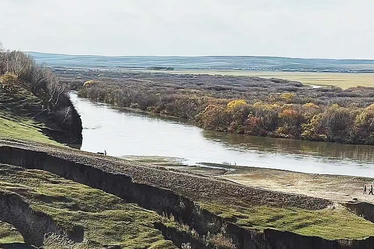 香港身份證與內(nèi)地出生證明的名字不一致要如何辦理中英文出生公證書(shū)用于申請(qǐng)外國(guó)永居？